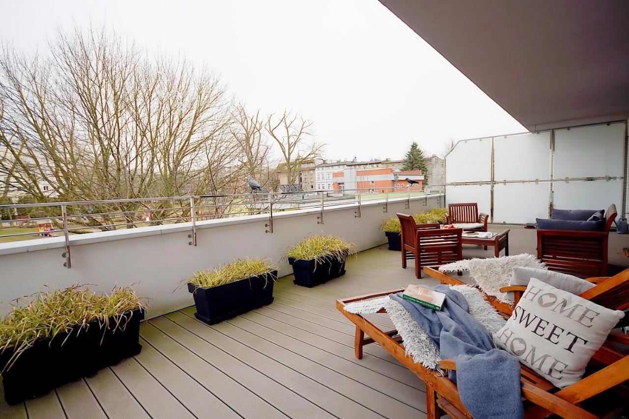 Miodowy Dom Exspanse Apartament 2 Lub 3 Pokoje Z Tarasem I Parkingiem Kolobrzeg Dış mekan fotoğraf