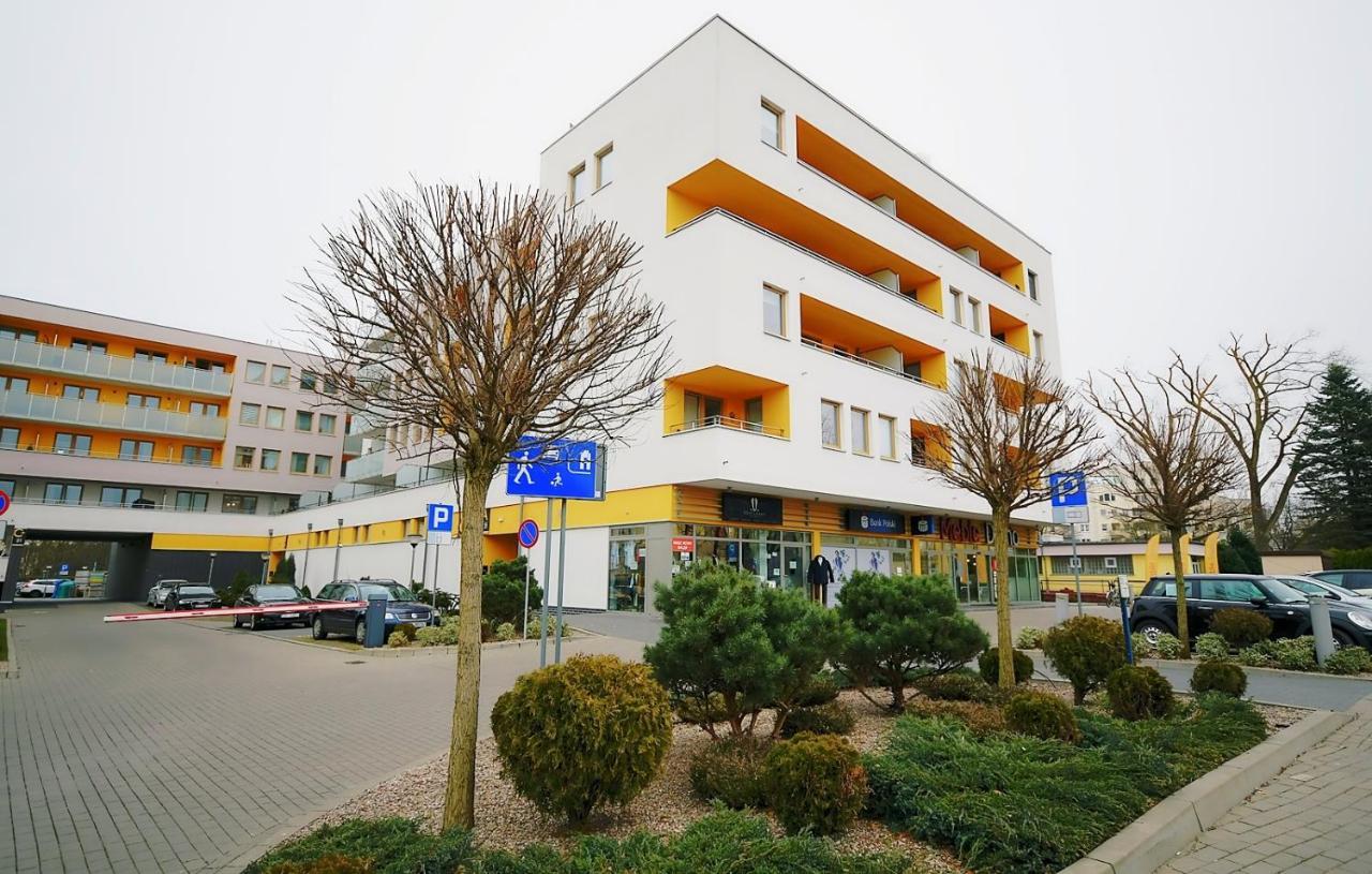 Miodowy Dom Exspanse Apartament 2 Lub 3 Pokoje Z Tarasem I Parkingiem Kolobrzeg Dış mekan fotoğraf