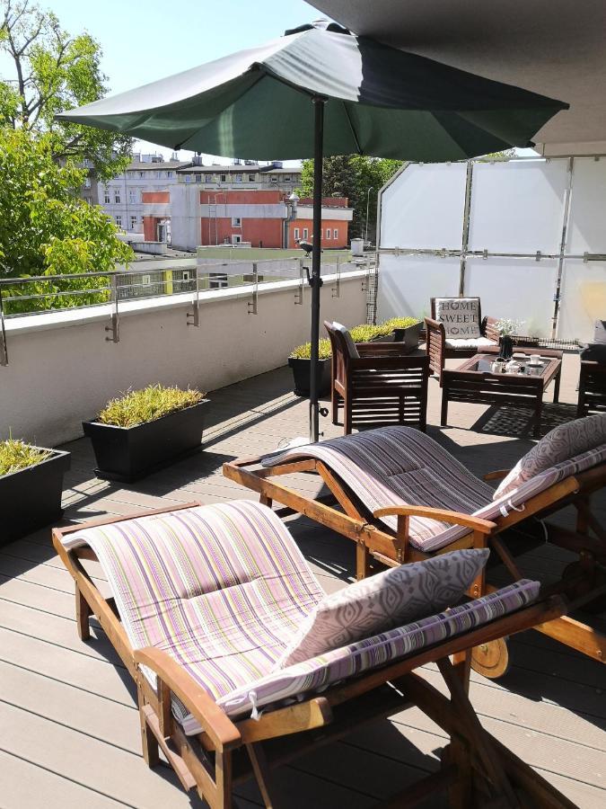 Miodowy Dom Exspanse Apartament 2 Lub 3 Pokoje Z Tarasem I Parkingiem Kolobrzeg Dış mekan fotoğraf