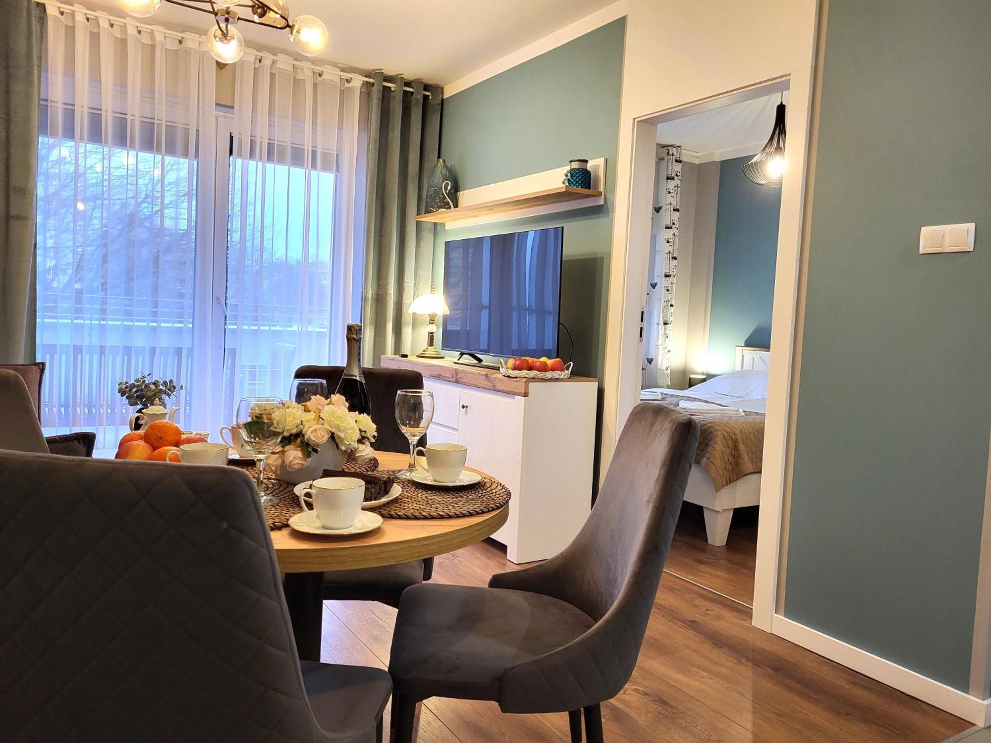 Miodowy Dom Exspanse Apartament 2 Lub 3 Pokoje Z Tarasem I Parkingiem Kolobrzeg Dış mekan fotoğraf