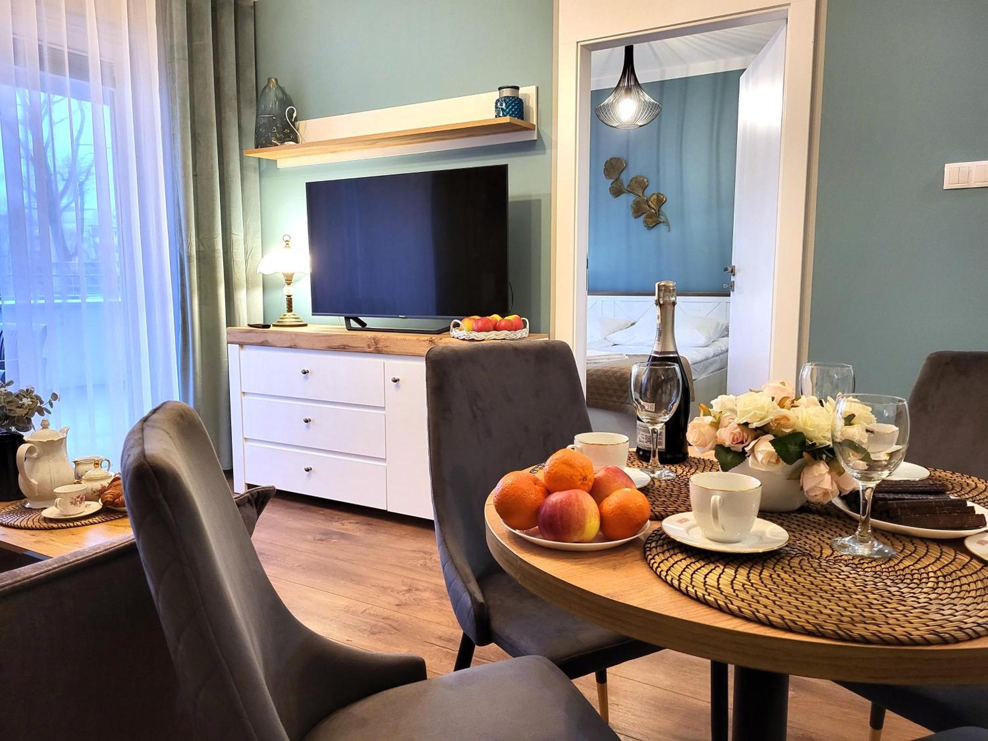 Miodowy Dom Exspanse Apartament 2 Lub 3 Pokoje Z Tarasem I Parkingiem Kolobrzeg Dış mekan fotoğraf
