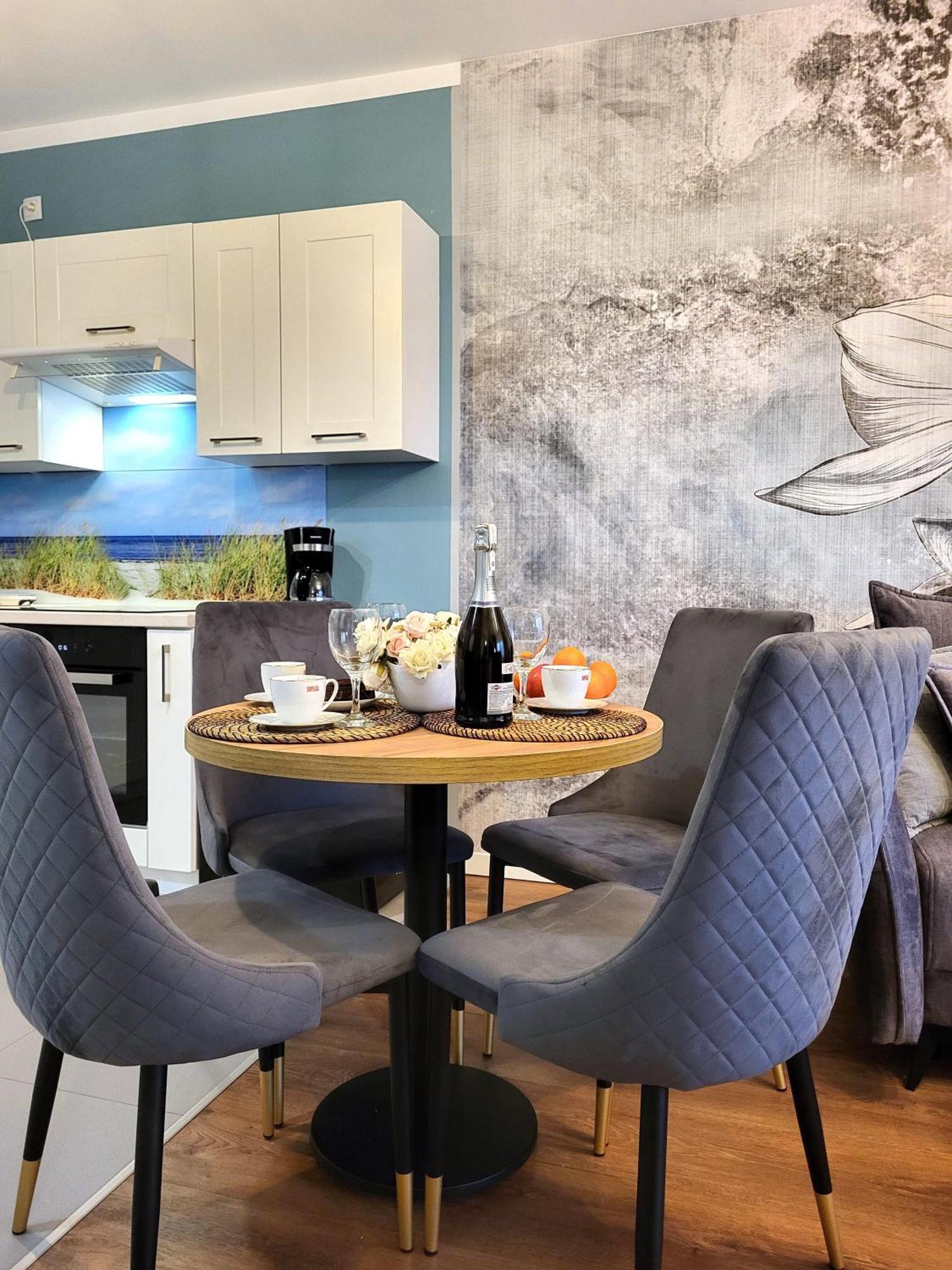 Miodowy Dom Exspanse Apartament 2 Lub 3 Pokoje Z Tarasem I Parkingiem Kolobrzeg Dış mekan fotoğraf