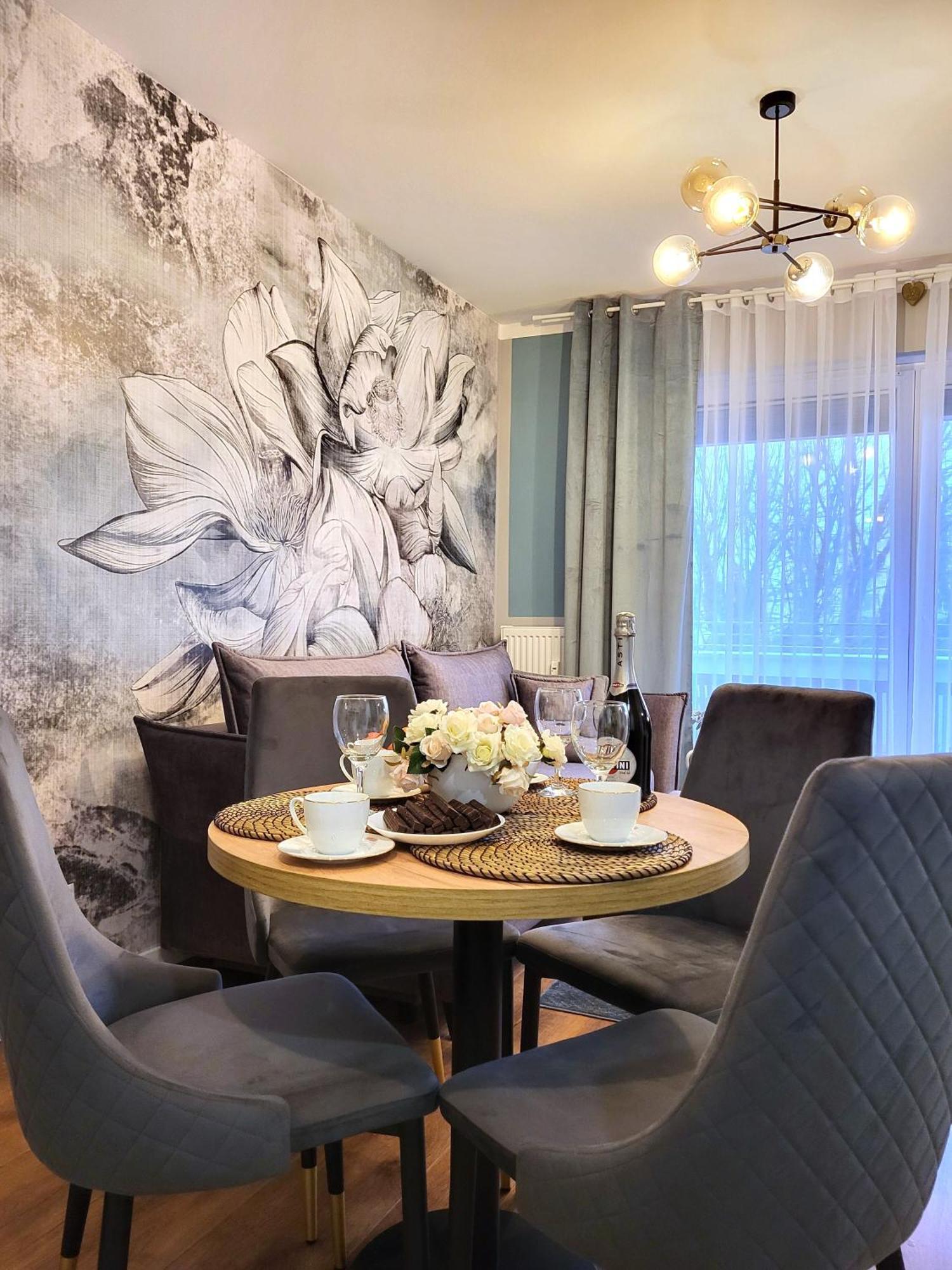 Miodowy Dom Exspanse Apartament 2 Lub 3 Pokoje Z Tarasem I Parkingiem Kolobrzeg Dış mekan fotoğraf