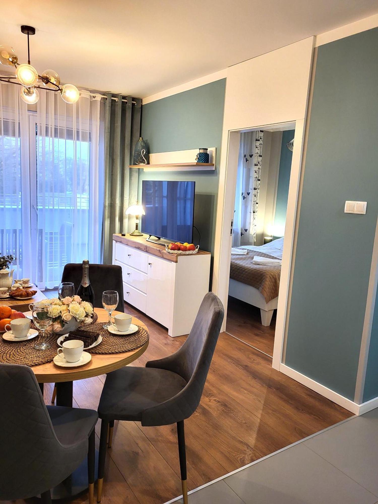 Miodowy Dom Exspanse Apartament 2 Lub 3 Pokoje Z Tarasem I Parkingiem Kolobrzeg Dış mekan fotoğraf